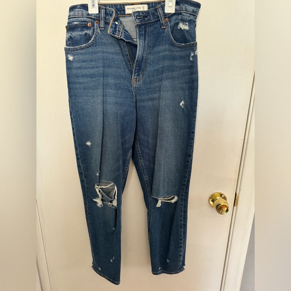 Abercrombie And Fitch Size 27/4 Curve Love The Mom High Rise Jeans